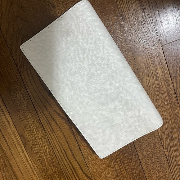 Coach: Ivory Snap Wallet☁️ - Picture 3 of 7